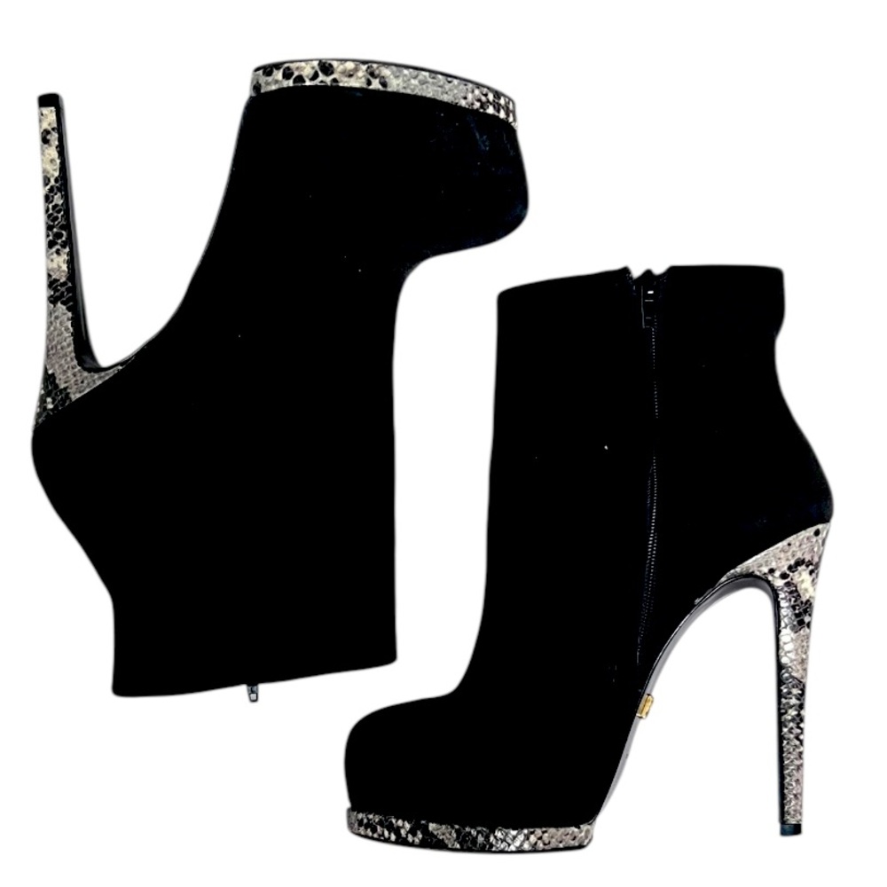 Pour la Victoire: booties
